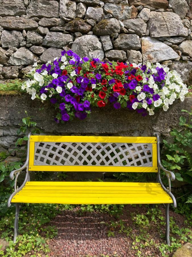 B&B Maison Vallomy Lillianes Bagian luar foto