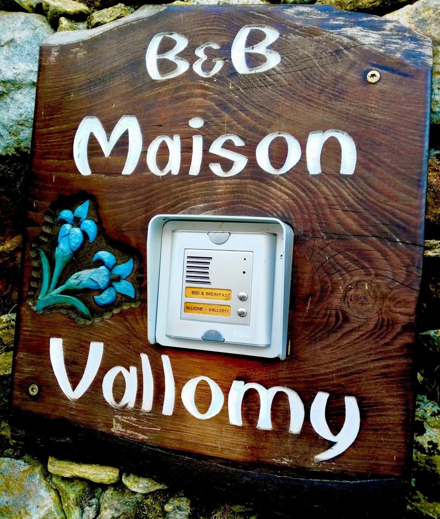 B&B Maison Vallomy Lillianes Bagian luar foto