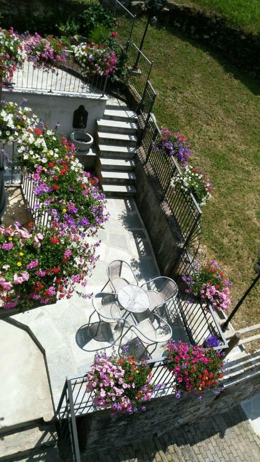 B&B Maison Vallomy Lillianes Bagian luar foto